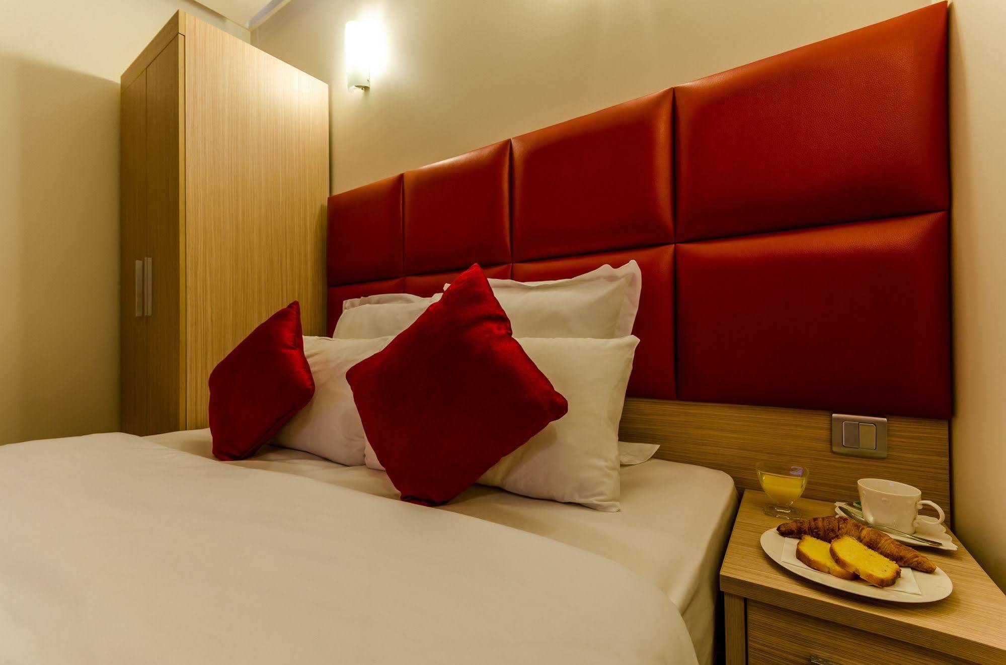 Hotel Riviera Renovated Paris Luaran gambar